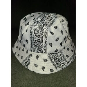 Women's Bucket Hat Botanical Cashew Reversible Paisley Cap (AH)